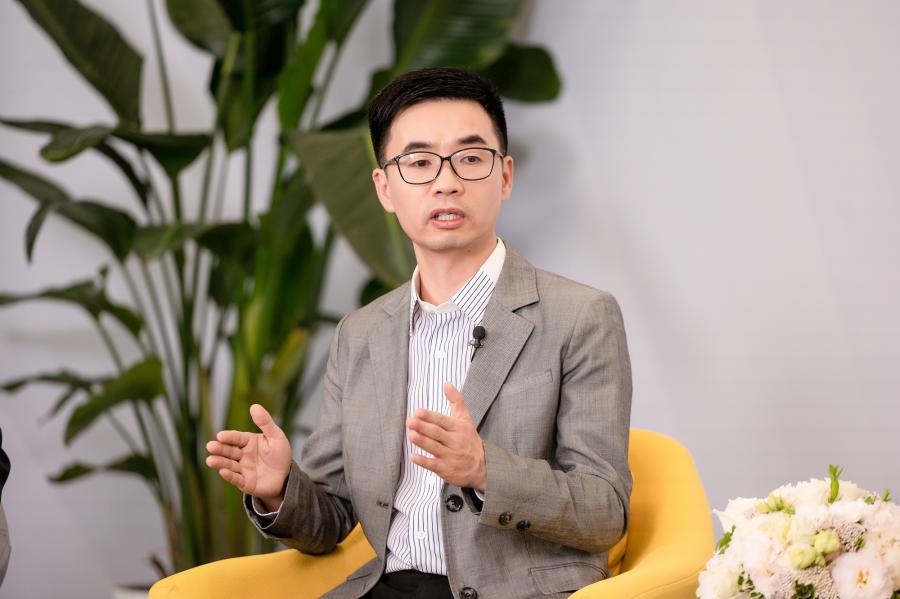 16643312143035133B4E.jpg LUC_3051.jpg